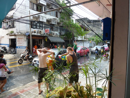 anderer Couchsurfer vor unserem Haus