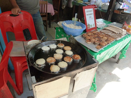 diesen Stand entdeckte ich leider erst am letzten Tag, die Coconut Donuts waren megalecker, auch wenn sie nichts mit Donuts zu tun hatten.