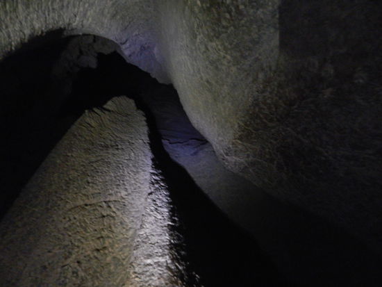 Nachtwanderung durch die Salzgesteine der Wueste