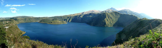 Cuicocha mit seinen zwei Meerschweincheninseln :-p