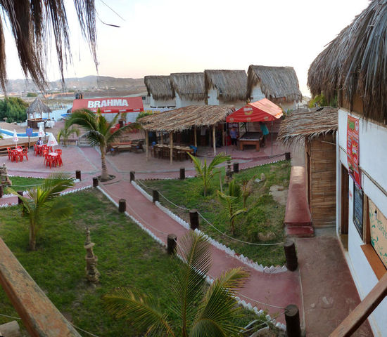 "The Point" Hostel Mancora