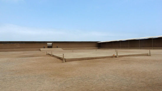 Der große Platz im Palast von Chan Chan