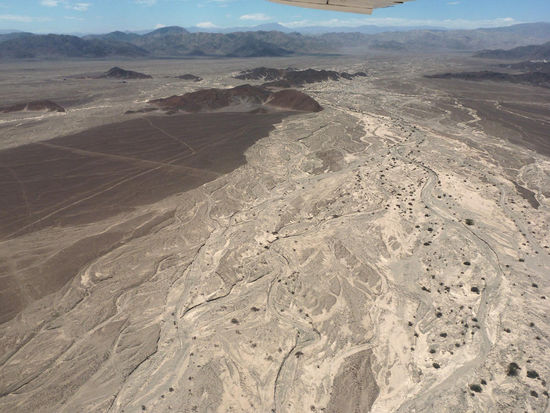 ...unwirklich....die Gegend um Ica aus der Luft gesehen...