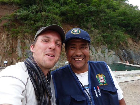 Hot Springs in Santa Teresa: 
El hombre que me dijo: "No toma cerveca en la piscina"
Der Mann der mir sagte:"Trink kein Bier im Schwimmbecken"