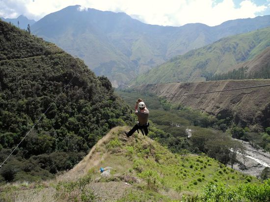 Ziplining (Cola de Mono) am vierten Tag,....6 Lines,...2,5 km,....max. 60 km/h,....längste Line 400 m,....höchste Line 200 m..... 