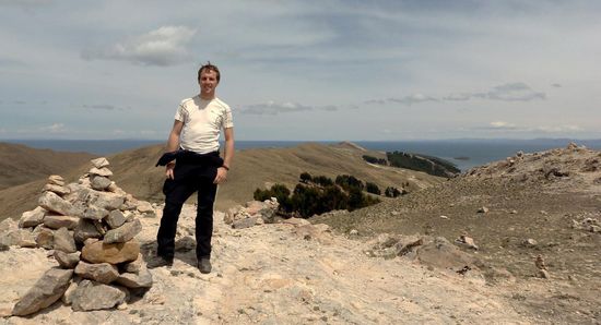 .... in der Mitte der Insel,....auch hier - Apachetas (Steinhaufen)