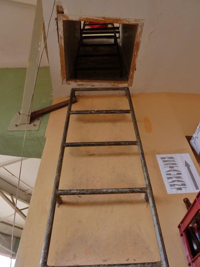 ...die letzten 5 Meter ins Restaurant geht's über die Feuerleiter