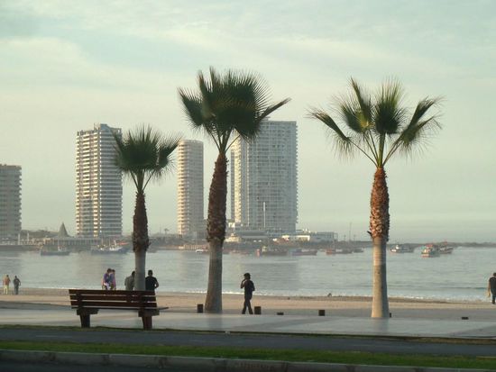 THE DAY AFTER........ 1. Jänner 2012, 7:12 Uhr früh, Ort: Strand von Iquique, Chile