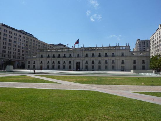 Präsidentenpalast "La Moneda",....während des Putschs 1973 von Militärmaschinen beschossen....