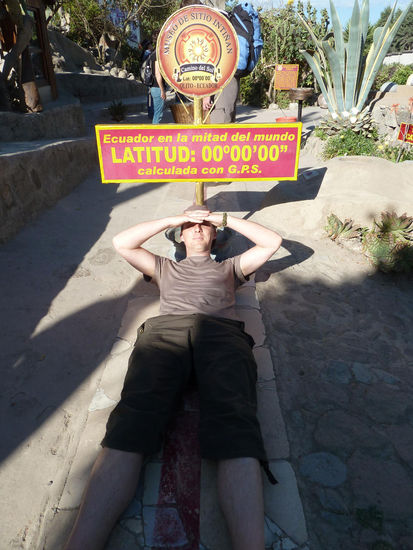 .....wenn so der Äquator durch einen hindurchgeht,...das fühlt sich an,,....wie,....?.......wie soll ich das beschreiben,...?.....hmmm, ok, es fühlt sich ganz normal an, wollte es nur spannend machen....