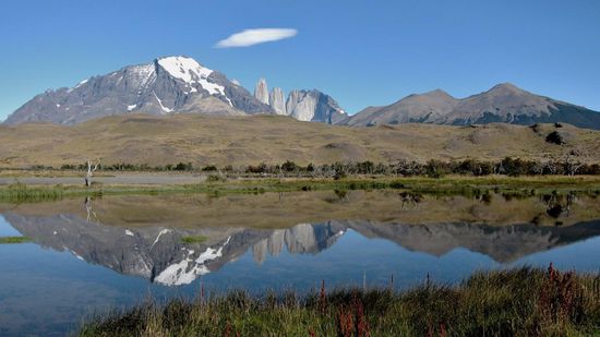 "Was spiegelt sich im Wasser so arg? Ist's gar der schönste Berg im Park?" ......hmmmm..... ok,...nicht der beste Schüttelreim,.... Goethe rotiert im Grab 