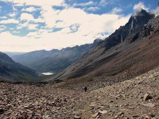 ...über Geröllfelder den Pass hinauf...
