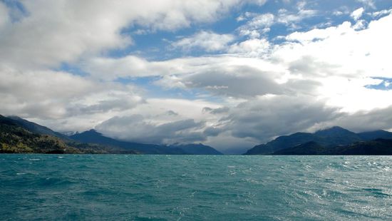 ...über den riesigen Lago Buenos Aires/ General Carrera