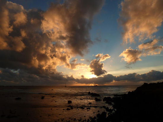 ...mein erster Sonnenuntergang auf Rapa Nui