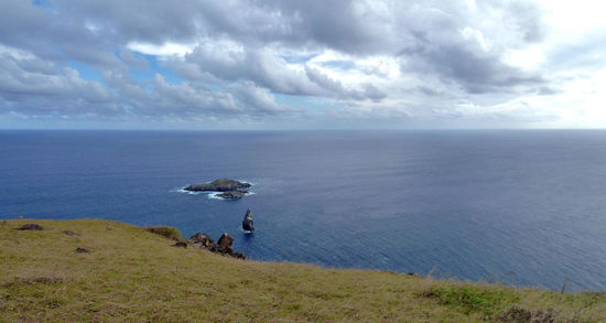 ...die drei Inseln von Orongo aus gesehen....Motu Iti, Motu Kau Kau und Motu Nui