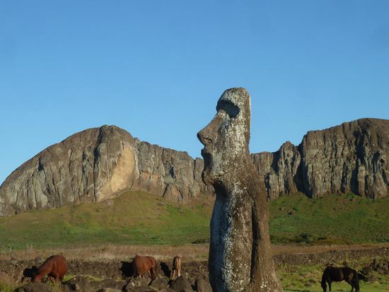 ...wohin man auf der Insel auch geht,...immer ist ein Moai in der Nähe...