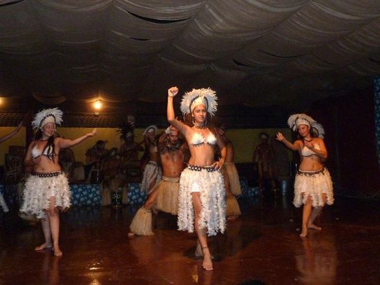 Vorführung der Hanga Roa Folkloregruppe