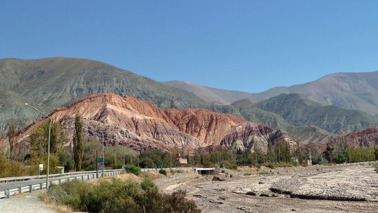 ...in Purmamarca....Cerro de los Siete Colores (Hügel der sieben Farben)