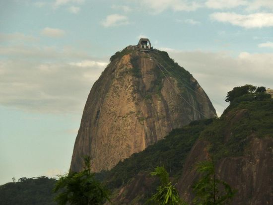 5 min später...der Zuckerhut...auf dem Weg zur Talstation der Seilbahn...Wolken ziehen auf