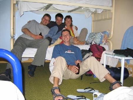 Bevor wir gestartet sind, hat mir Jemand gesagt, dass man viele komische und viele nette Leute auf einer Reise trifft. Jule und Ludgar gehoeren auf jeden Fall zu den Letzteren.