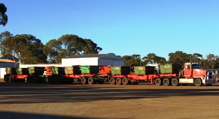 Roadtrain mit schlappen 3 Anhaengern,
wie gross war wohl der laengste Roadtrain?