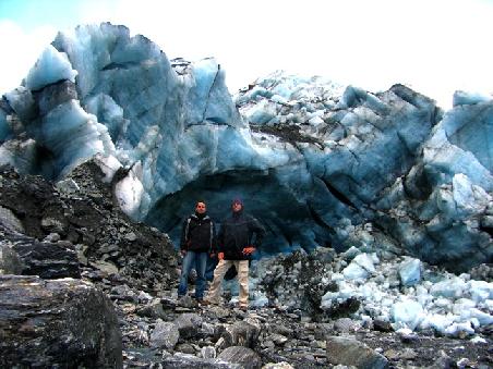 Wir waren mal schauen ob das Eis wirklich nicht nur blau angemalt ist!
