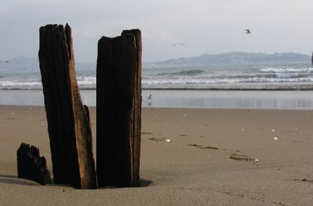 Schemenhaft kann man im Hintergrund das riessige Kreuz von Coquimbo erkennen.