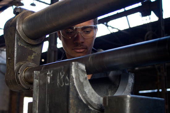 Millimeterarbeit im Ausbesserungswerk der Eritrean Railway