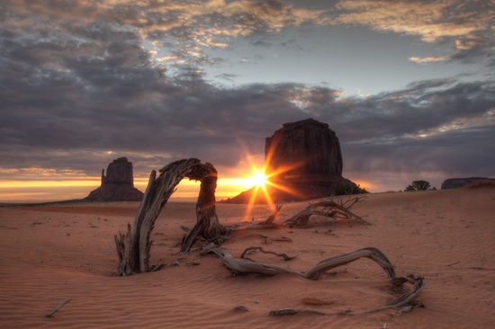 Disappointing sunrise - Monument Valley - September eleven