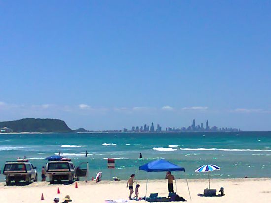 Der Strand an der Gold Coast an dem wir versucht haben surfen zu lernen ... (ich habe leider kläglich versagt...)