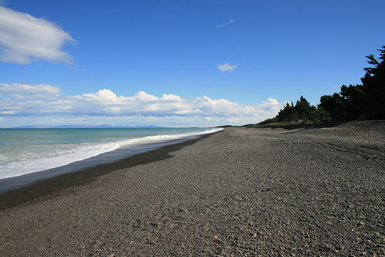 Die meisten Strände sind Kiesstrände. Hier in Amberly - kurz vor Christchurch