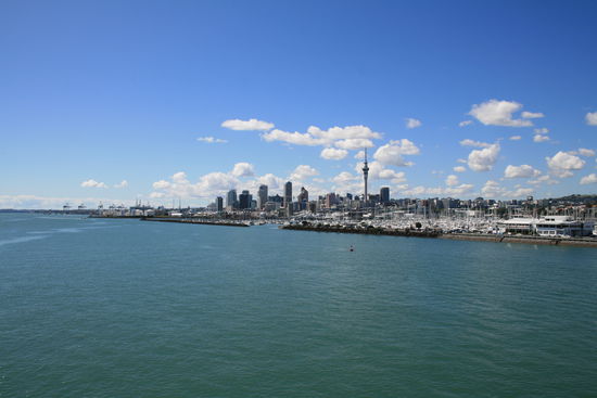 Blick auf Auckland bei der "Brückenwanderung"