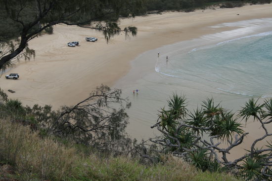 das ist der Blick von Indian Head nach Norden. Das Pärchen, das dort unten im Wasser winkt ist das Rentnerpaar, das uns netterweise den ganzen Nachmittag mitgenommen hat 