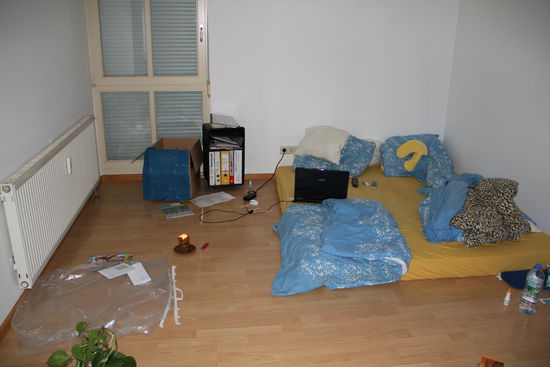 wir gewöhnen uns langsam an unser Backpackerleben
so sahs die letzten Tage in unserer Wohnung aus!