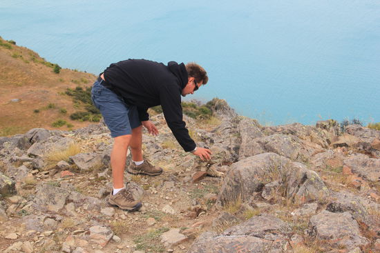 Tippi beim Türmchenbauen