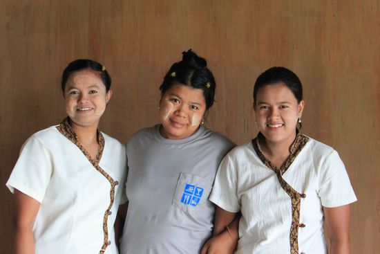 DIE 3 DAMEN VOM GRILL