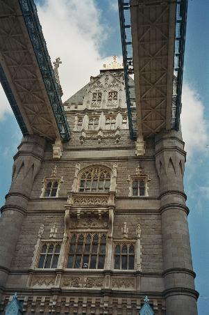 auf der Tower Bridge