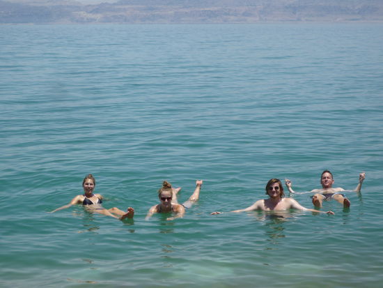Baden im Toten Meer