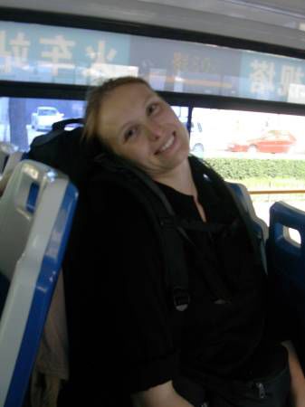 Mit Sack und Pack im Bus zum Bahnhof, weil der Taxifahrer nicht wollte