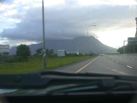 Unser erster Blick auf den Tafelberg (Leider bedeckt)