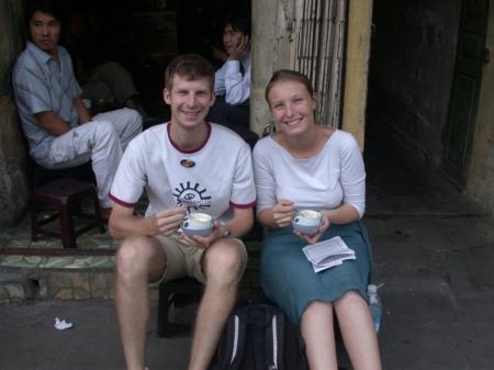 Vor dem Cafe Giang