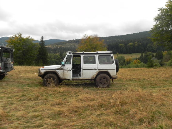 Das Auto G300 20 Jahre alt voll Offroad und mit allem was man(n) zum überleben braucht ausgestattet..