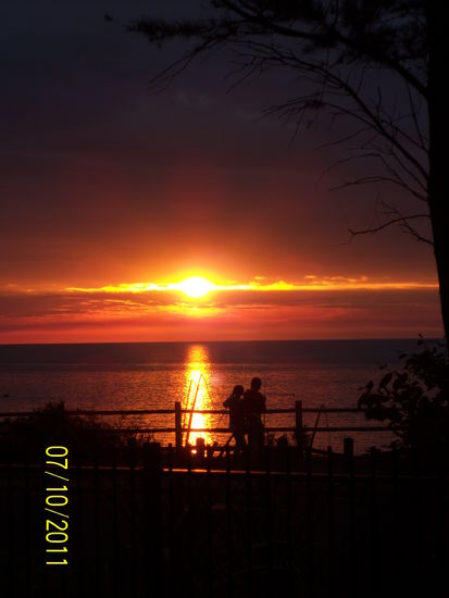 Sonnenuntergang vor dem Haus