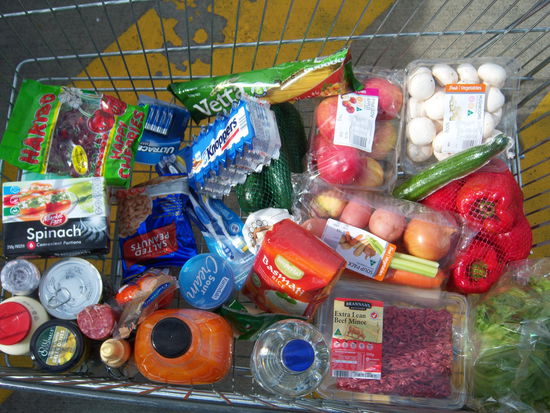 der erste Einkauf bei unserem deutschen Discounter - sogar in Deutschland produzierte Knoppers gibt es