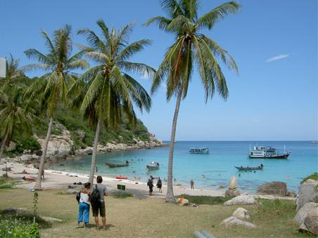 Der geilste Strand, den ich bisher gesehen habe. Super klares Wasser, Fische bis ganz an Strand, perfekt zum Chillen und Schnorcheln
