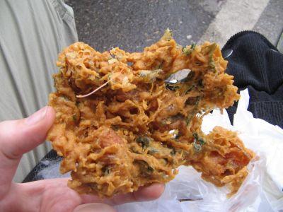 tja ... kaum zu erkennen, aber es stellte sich als frietierte shrimps raus ... man muss ja mal alles austesten