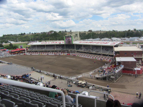 Rodeo Arena, noch leer. War aber so gut wie ausverkauft..