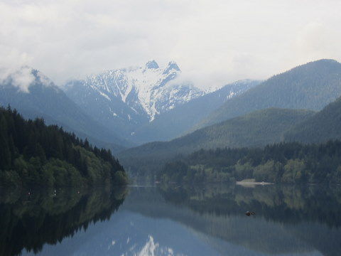 Auf dem Rückweg noch an einem wunderschönen See gerastet.