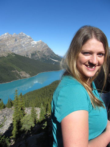 farblich abgestimmt mit dem Peyto Lake