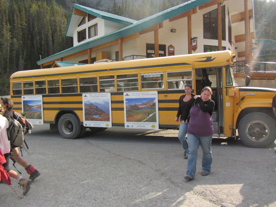 Shuttlebus vom Parkplatz zum Skigebiet bzw Wandergebiet.